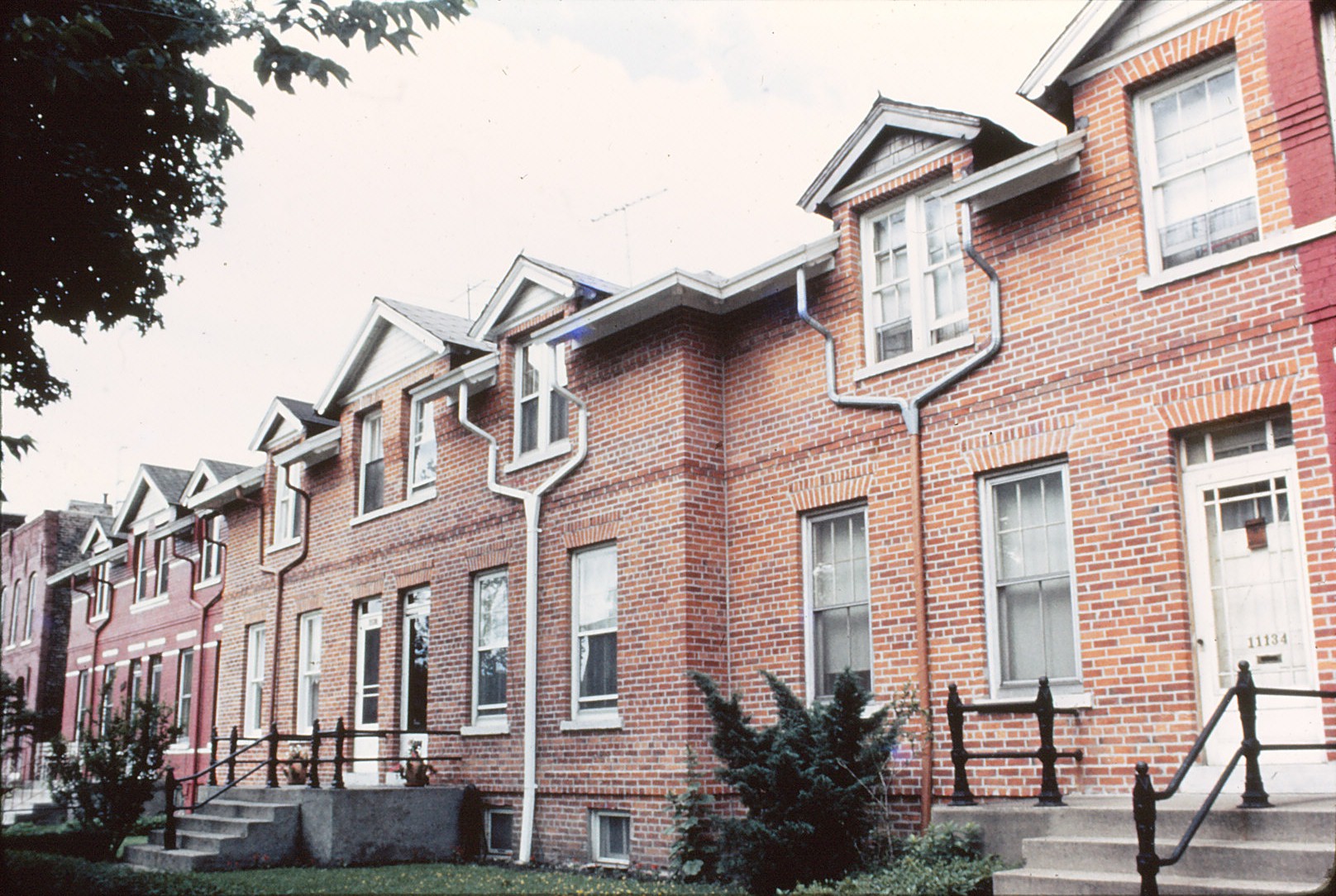 1972 c Champlain Row Houses N of Sq