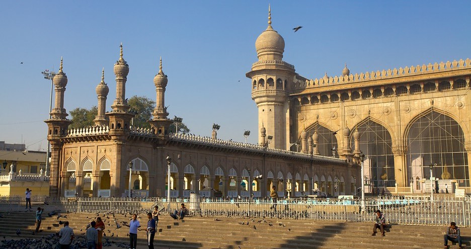 Restoration of the oldest and largest mosque in Hyderabad, India has begun